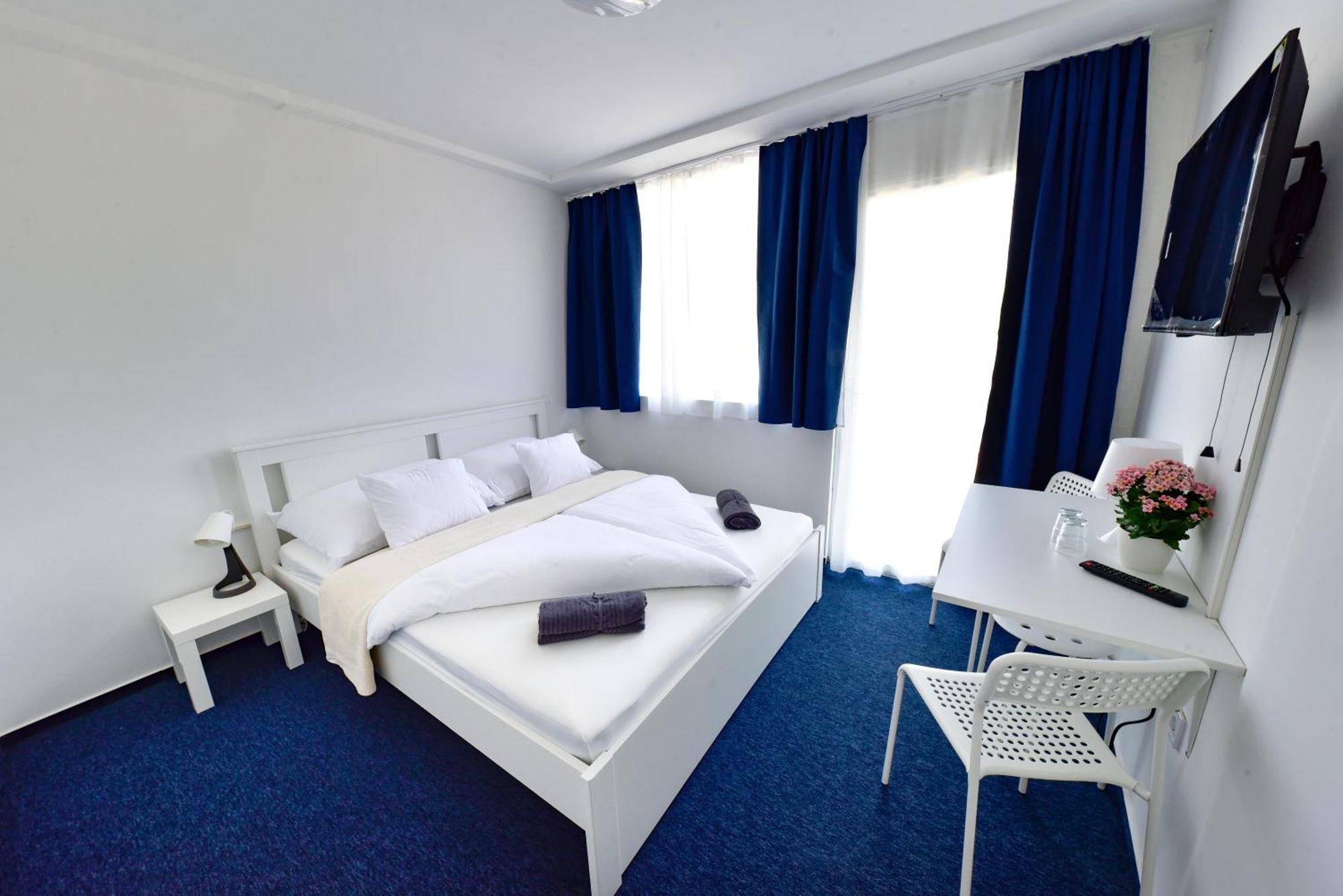 Zama Hotel Zamárdi Exteriör bild