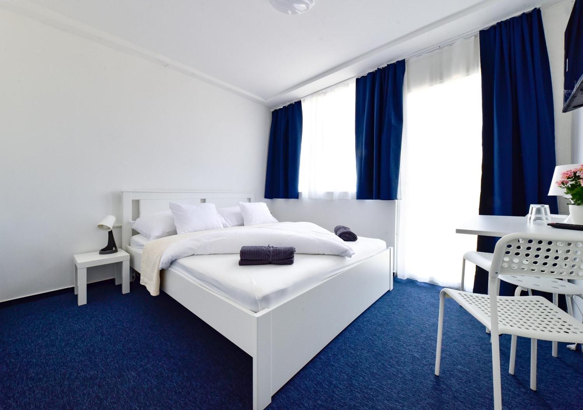 Zama Hotel Zamárdi Exteriör bild