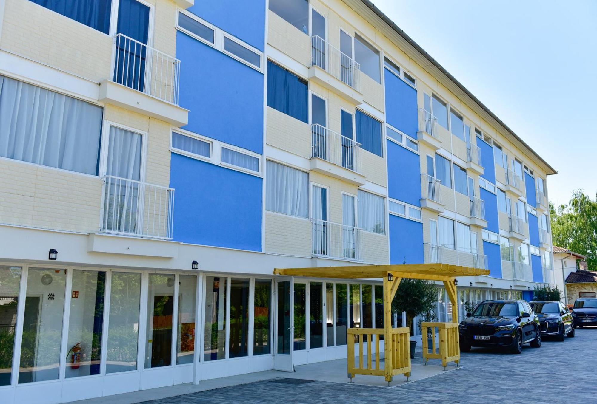 Zama Hotel Zamárdi Exteriör bild