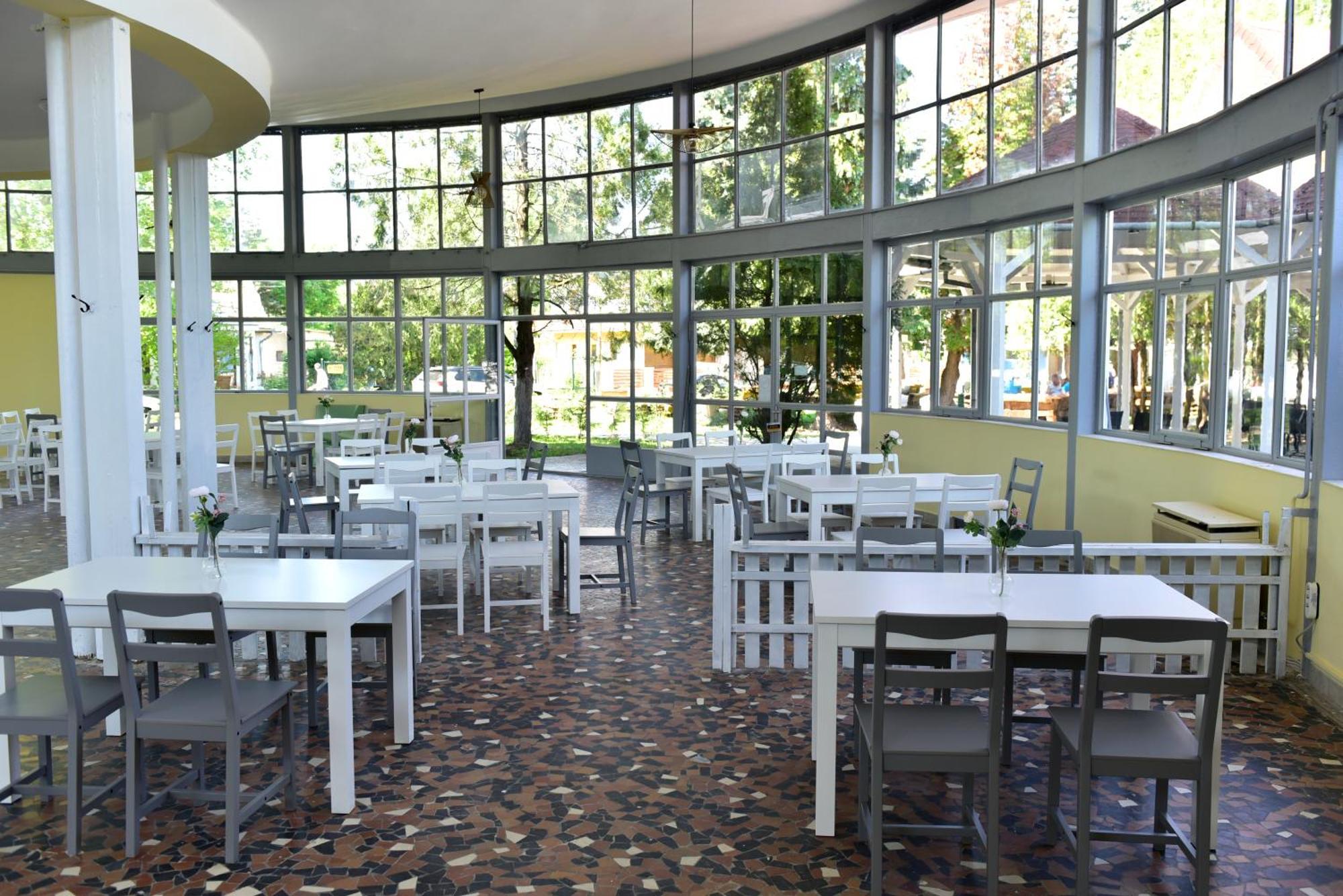 Zama Hotel Zamárdi Exteriör bild